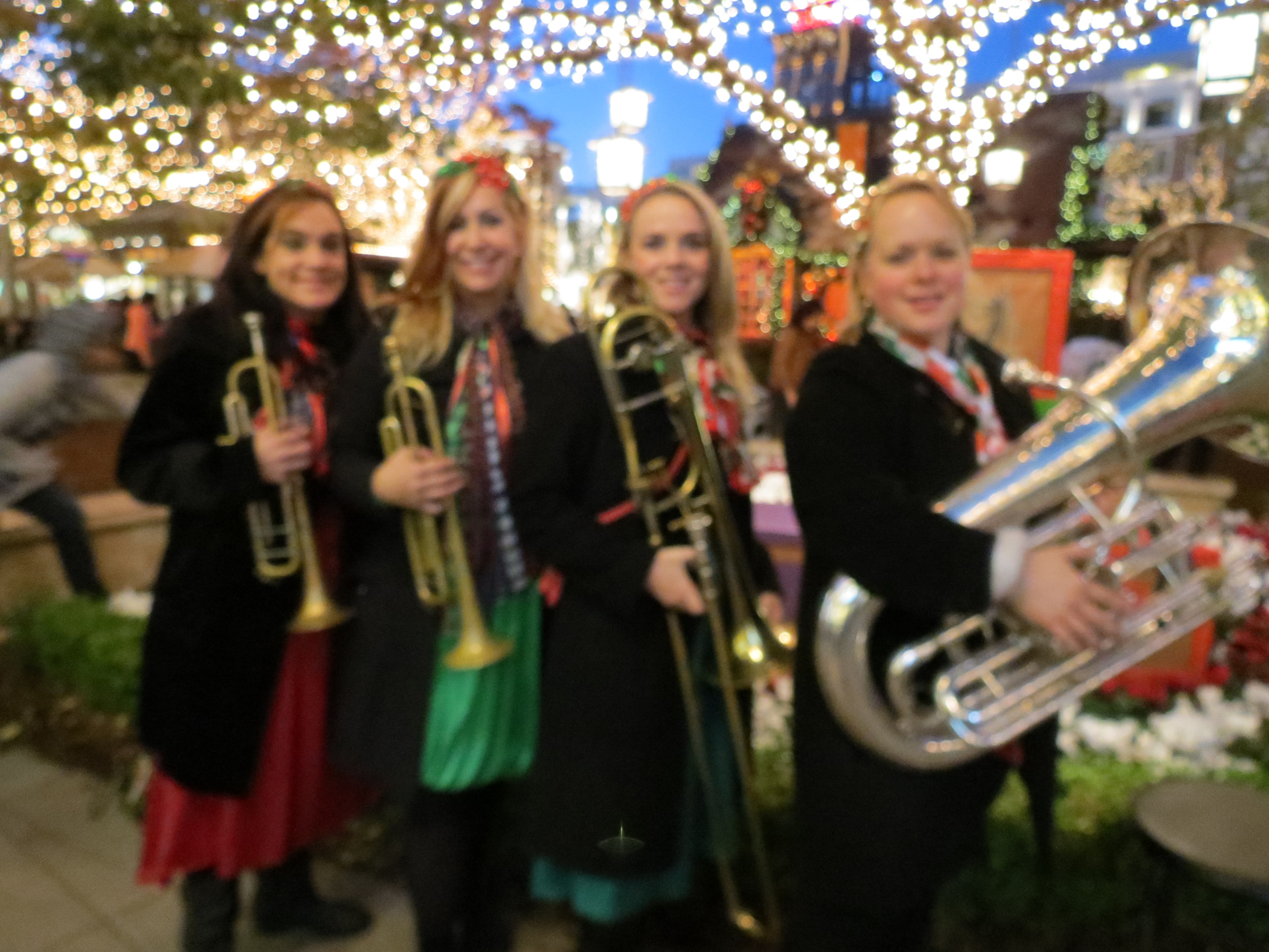 Belle Air Brass outdoor holiday concert